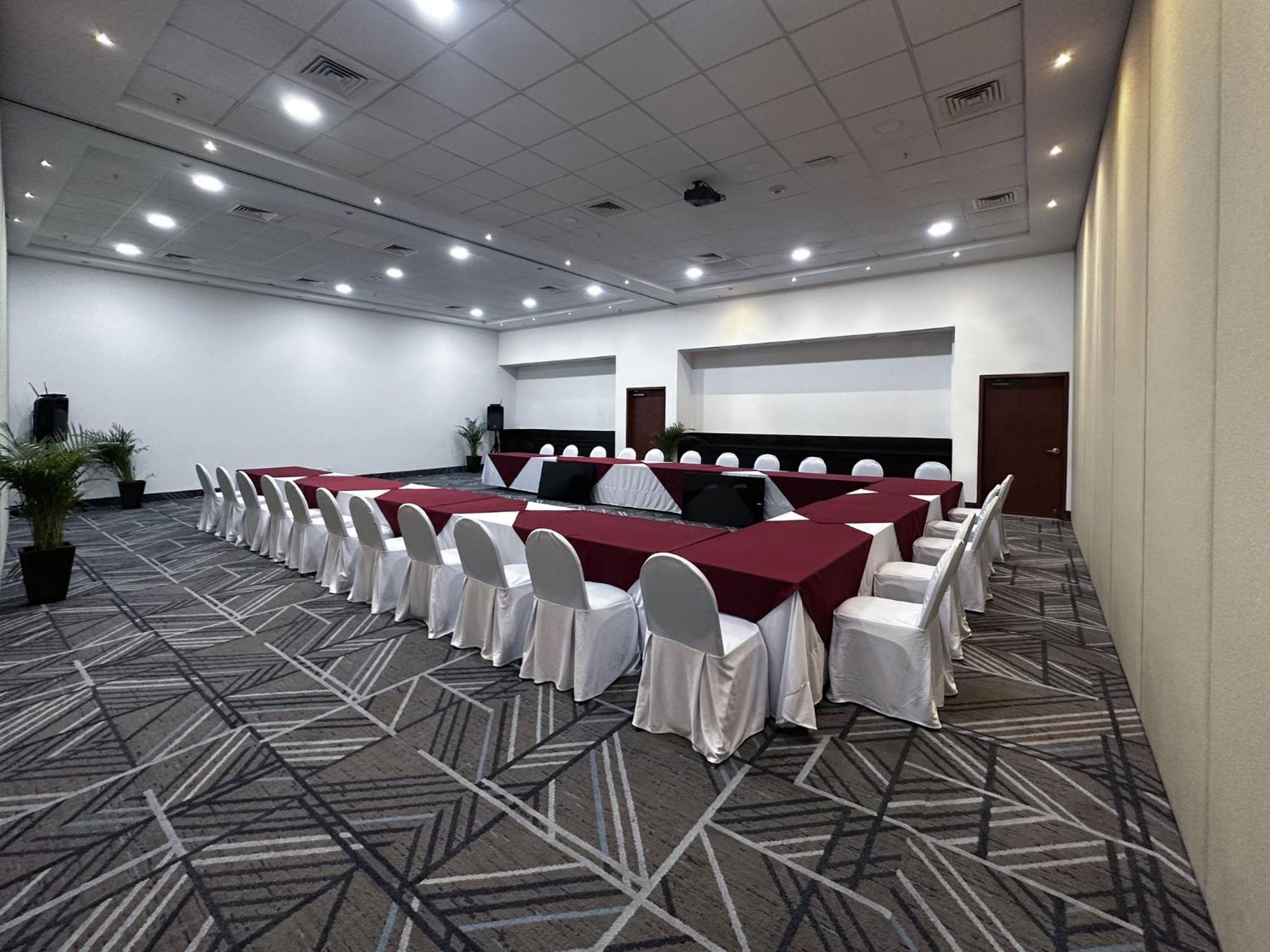 Holiday Inn Express Merida By Ihg Dış mekan fotoğraf